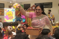 holi-3